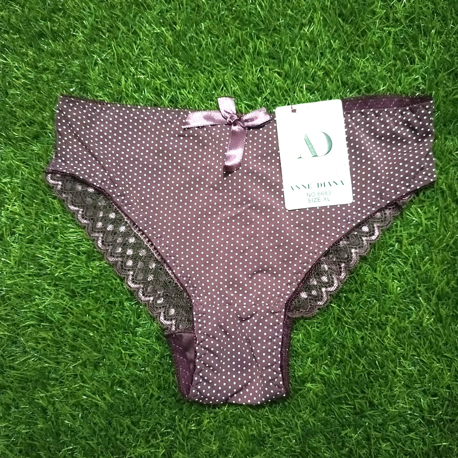 Chain Strips Dotted Printed Bra Panty Set