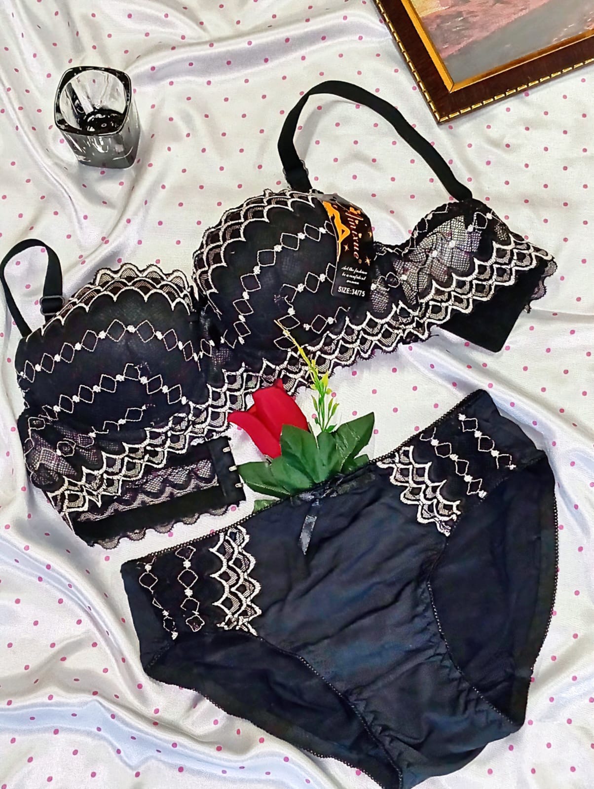 Front Embroudery Bra Panty Set