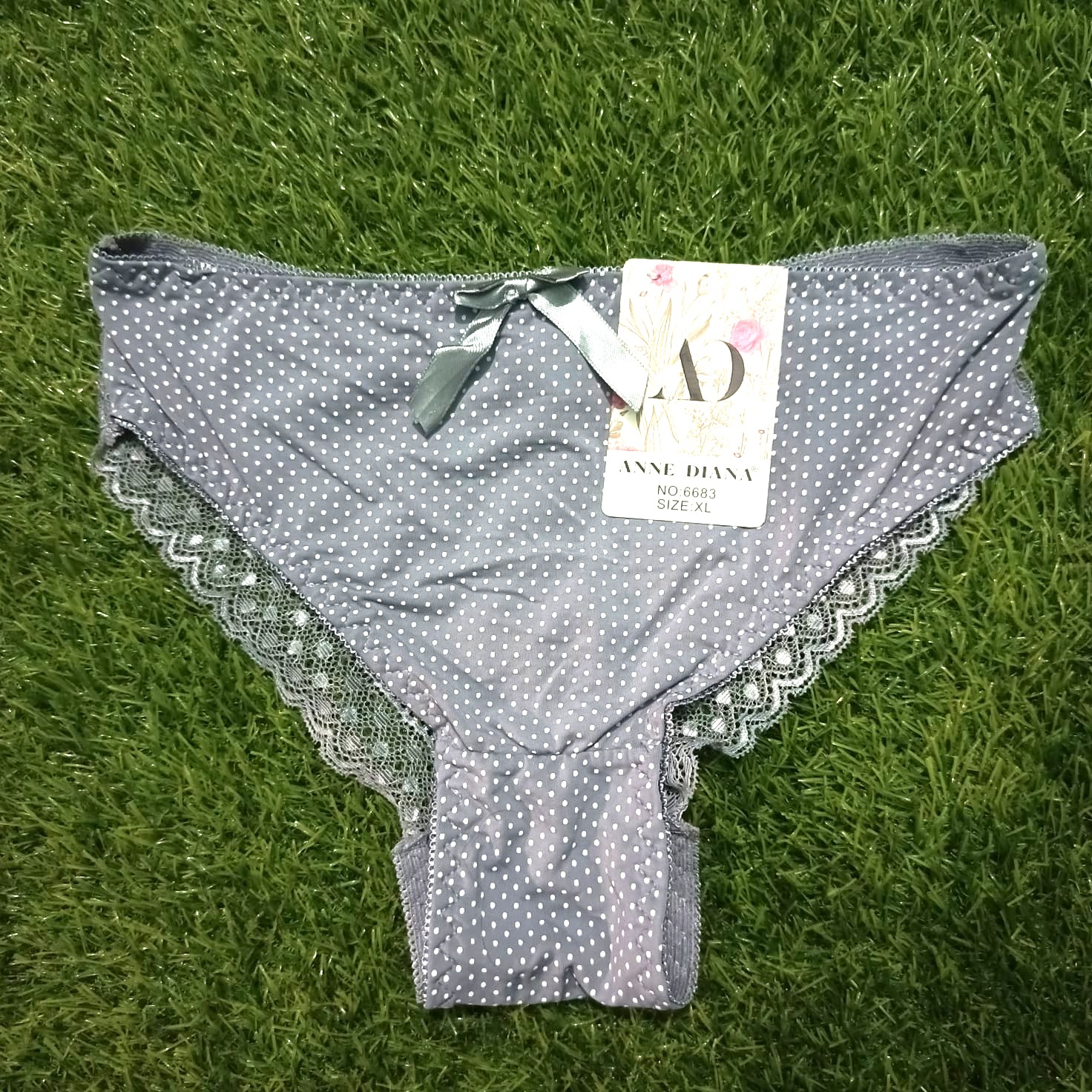 Chain Strips Dotted Printed Bra Panty Set