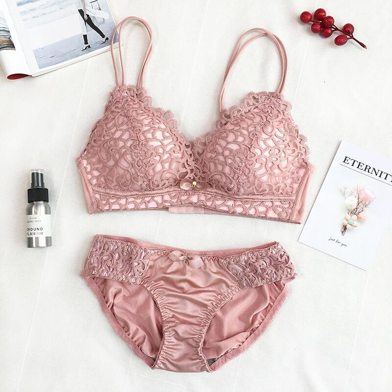 Fancy Front Embroidery Bra Panty Set